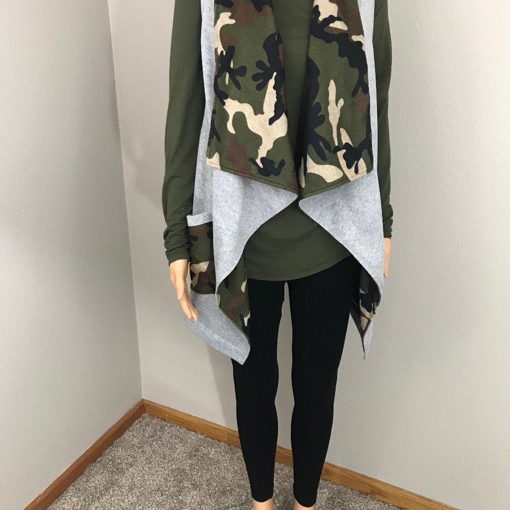 Gray and camo open vest with pockets